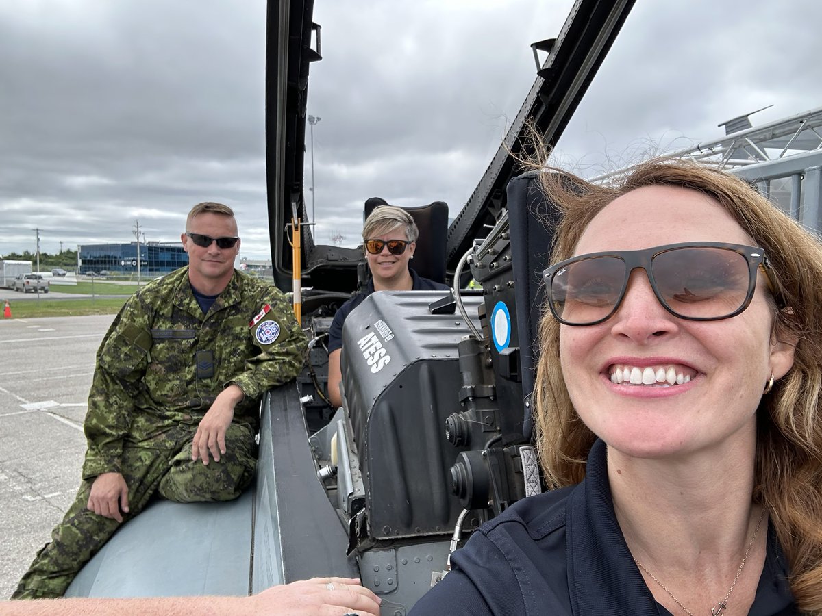 BriscoeClass's tweet photo. We can admit we - educators also had fun today! Great when everyone is learning together. @MandyCleland1 @dtangred @AirshowLondon @CFSnowbirds #airshowlondon2023 #skydrive #makeityourmission https://t.co/a7npsxPgOU