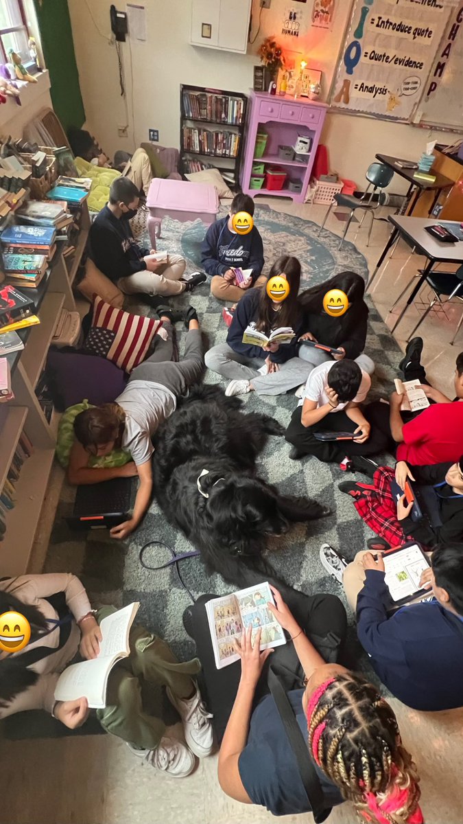 Patriot Pause (Paws) for Reading! 
<a href="/Eojeda3016/">Enrique Ojeda</a> <a href="/FreedomD100/">FreedomMiddleSchool</a>