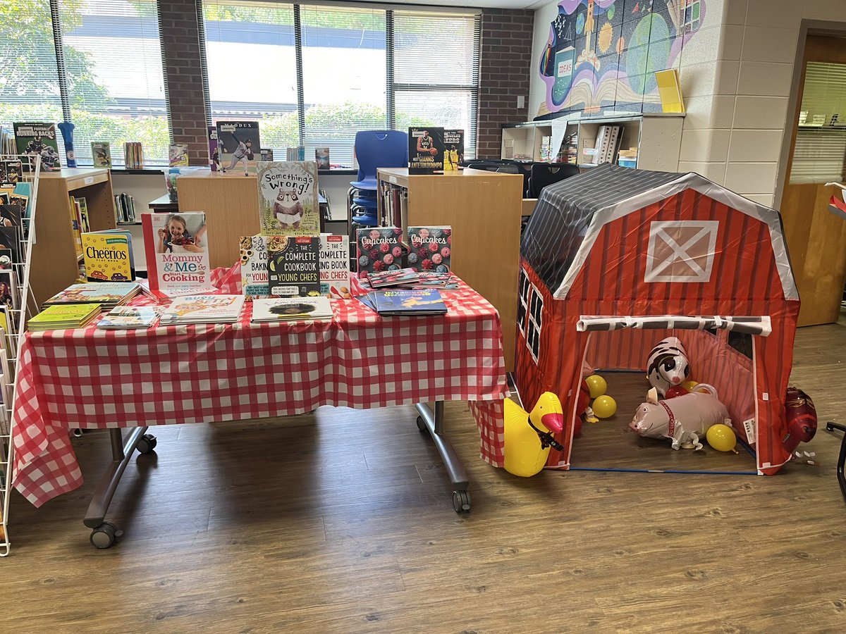 JES Homegrown Readers- the book fair is HERE! 📚🐓🐴🐖🐮