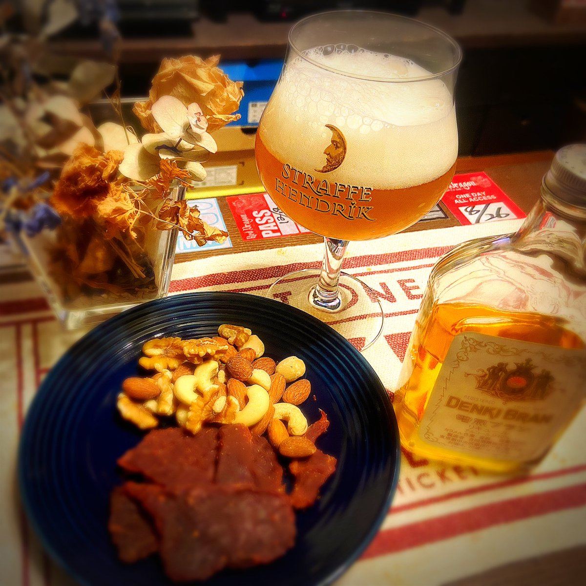 tomas69b's tweet image. 飲んで寝て今日は
エイリアンスラップじゃ~♪👽⚡️
今週は一口も酒飲んでなかったので
ライブ出番終わるまで
我慢しようかと思ってたけど🍺✨
無理でしたw(ｰｰ;)ﾑﾘﾀﾞ…
たーのしみねー⚡️
みんな今夜カムカムよ~♪
#thundertomas⚡️ #alienslapfromnagoya #kingkurt #rumblesession🦉