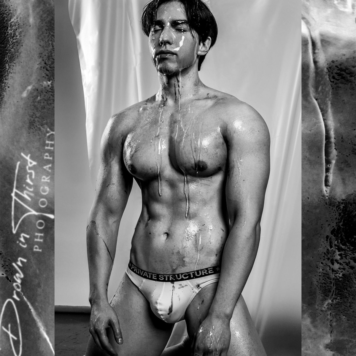 濕漉漉的暴雨天下，盡情享受饕餮的誘惑。讓照片滿足您的感官並滿足您的渴望。

繼續延續七宗罪的概念 —「貪婪」。

更多作品： instagram.com/drowninthirst