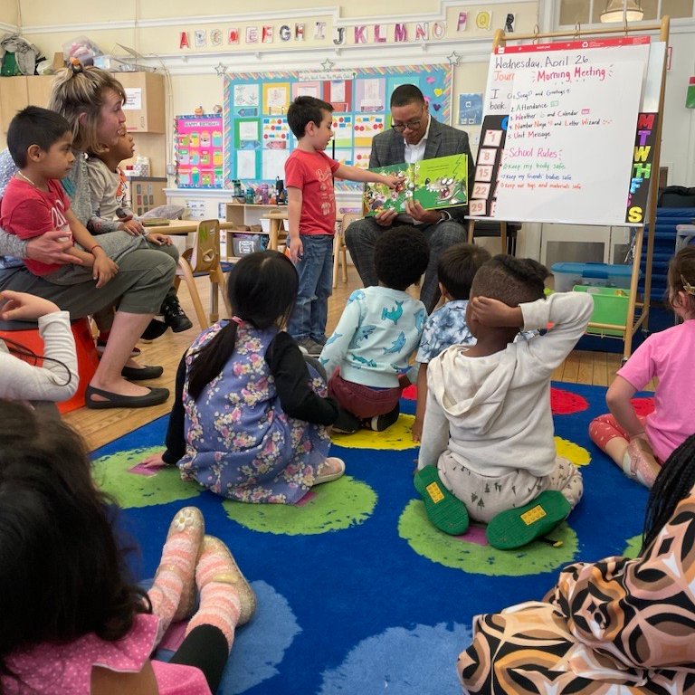 DCPSChancellor's tweet photo. On #InternationalLiteracyDay, a big shoutout to everyone who inspires a love for reading from across the globe to right here in the district. I’m excited for more moments like these where students’ imaginations ignite through the magic of reading 📖🌎 https://t.co/CQHheTwI92