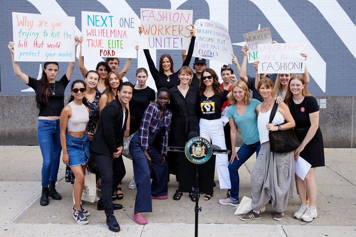 Today, the first day of #NewYorkFashionWeek, I represented  @ModelAllianceNY and stood with @sagaftra @WGAEast to urge @NYSA_Majority to pass the #FashionWorkersAct – crucial legislation to regulate companies and protect models + content creators working in fashion

📸 @reedyoung