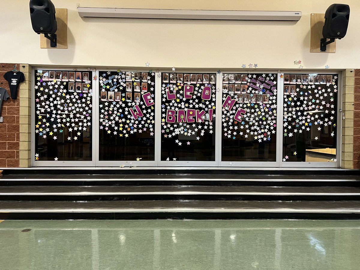 CLMSrvs's tweet photo. That’s a wrap for week 1! All students participated in a welcome back activity where they reflected and set a goal/wish for themselves for the year. https://t.co/cqb9MC72LE