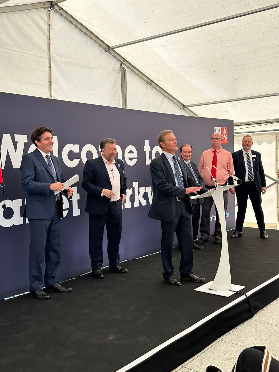 cmackinlay's tweet image. Good to be able to say a few words at the official opening of the new #ThanetParkway station #Ramsgate #Cliffsend #SouthThanet with Rail Minister @HuwMerriman MP. A serious infrastructure investment for #EastKent