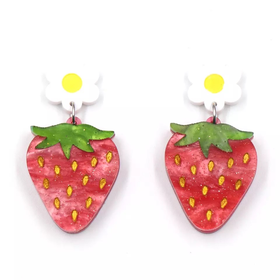 DON’T LET YOUR EARS GO OUT NAKED 👙😳 

grab a pair of earrings for a tenner, or under !!

buff.ly/3revokS