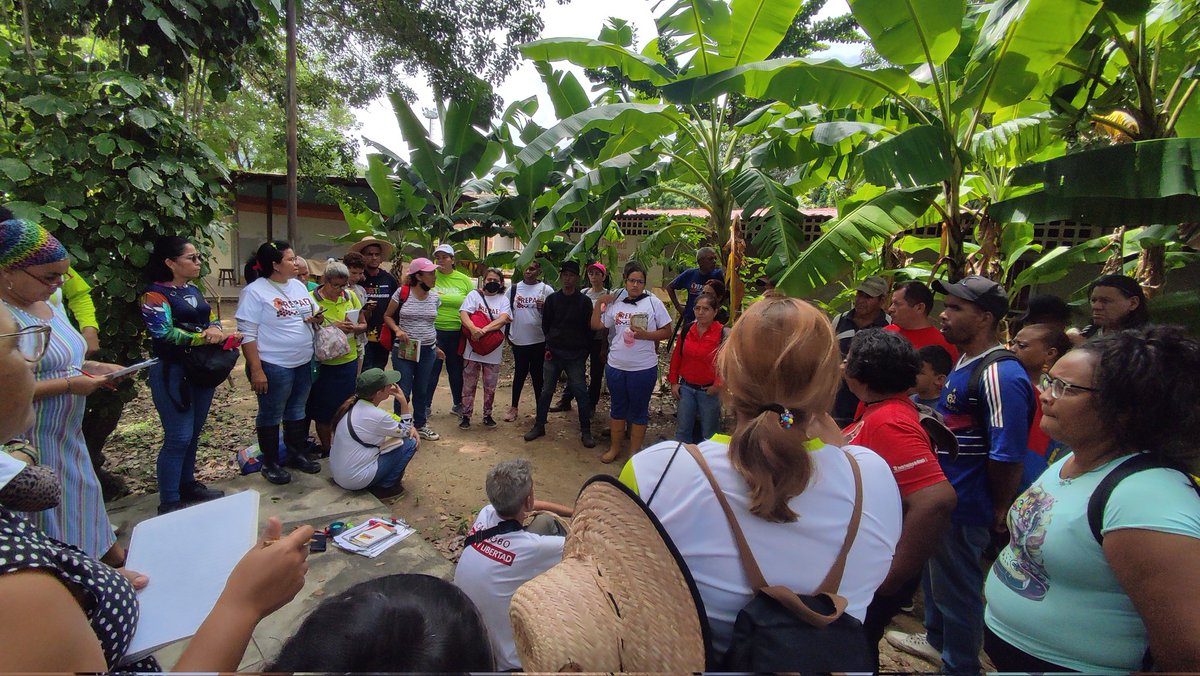 #8Sept Siguiendo las orientaciones de nuestro Presidente <a href="/NicolasMaduro/">Nicolás Maduro</a>, la REPAEZ hoy más que nunca seguimos formando al  pueblo Carabobeño, para la creación de más conucos agroecologicos🌱 
#MaduroEsProteccionSocial
💚💚
<a href="/avilaelguerrero/">Jose Avila</a> <a href="/dcabellor/">Diosdado Cabello R</a> <a href="/AngelMo_Gocho/">Angel Moreno El Gocho</a> <a href="/PartidoPSUV/">PSUV</a>