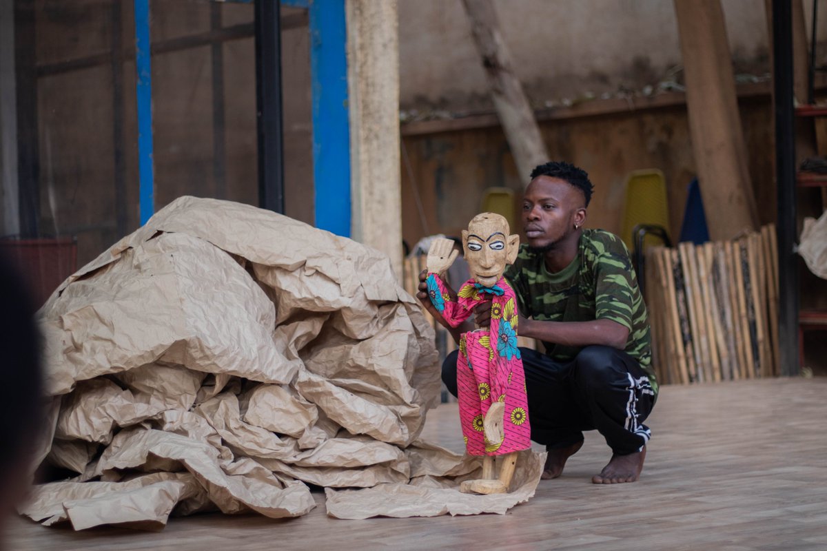 LesPraticables's tweet photo. #LesPraticables23

Focus atelier de recherche.

Suite à l’immersion dans le quartier de Bamako-Coura. Aurelien Zouki du collectif Kahraba, nos partenaires libanais, a animé un atelier impliquant des jeunes durant quinze jours...

Cp: Kounandi Cisse https://t.co/lRcWkzlaRV