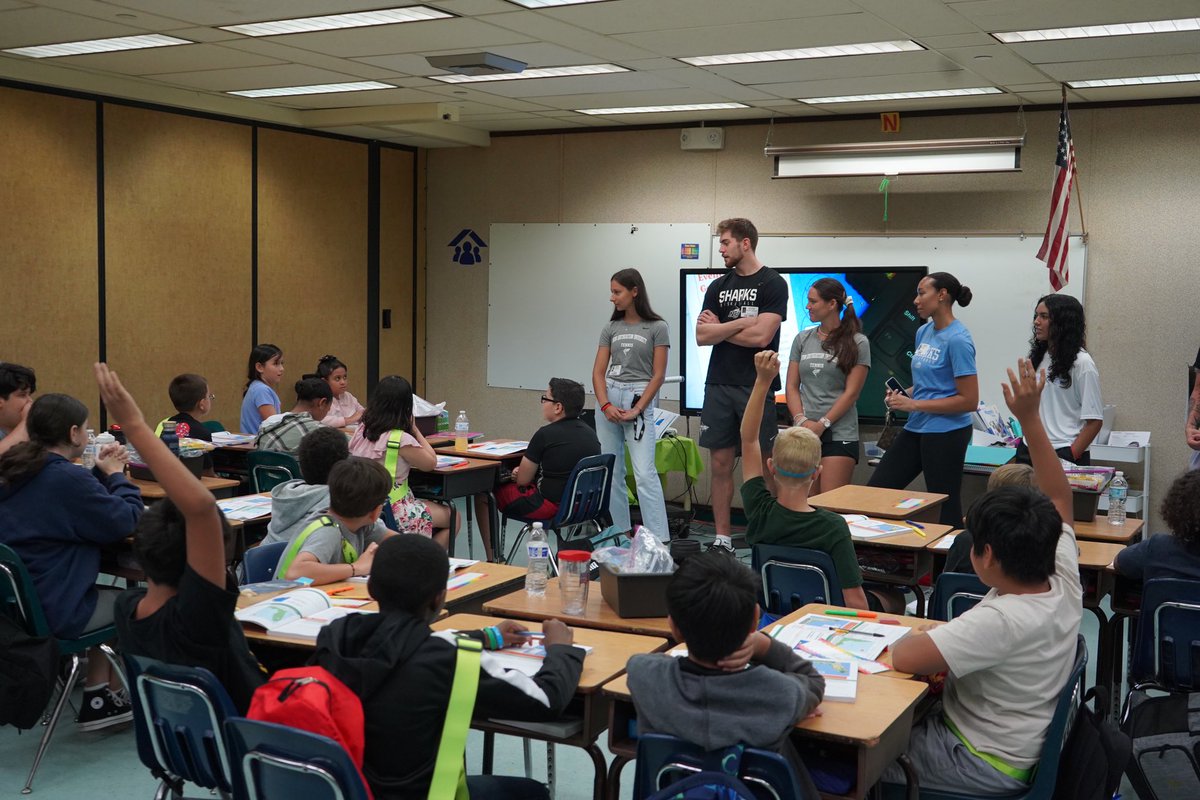 Sharks Impact 

NSU SAAC led a school supply drive and donated over 400 supplies to Davie Elementary! 

🔗 nsusharks.com/news/2023/9/8/…

#OneSharkFamily