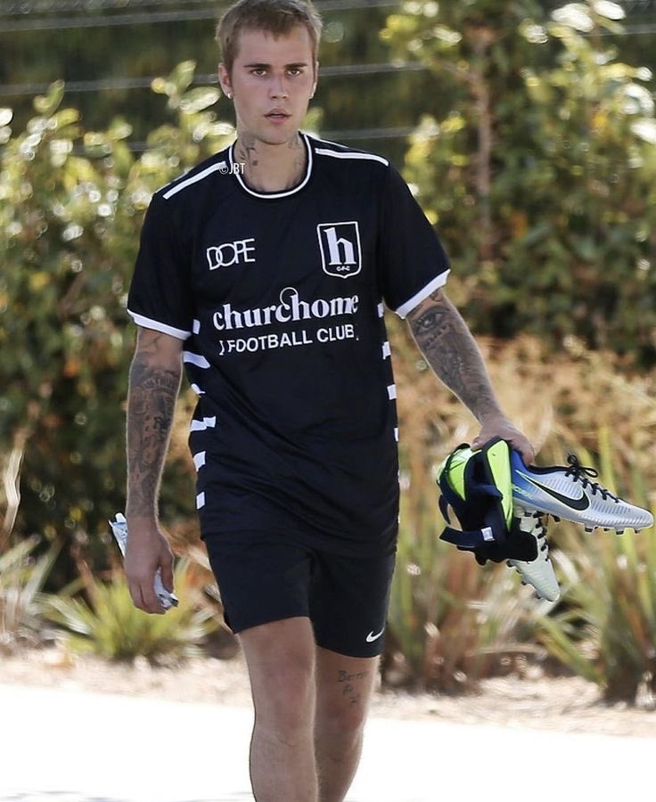 justindrewfiles's tweet image. JUSTIN BIEBER IS SO MF FINE