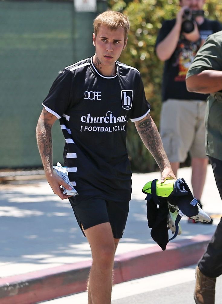 justindrewfiles's tweet image. JUSTIN BIEBER IS SO MF FINE