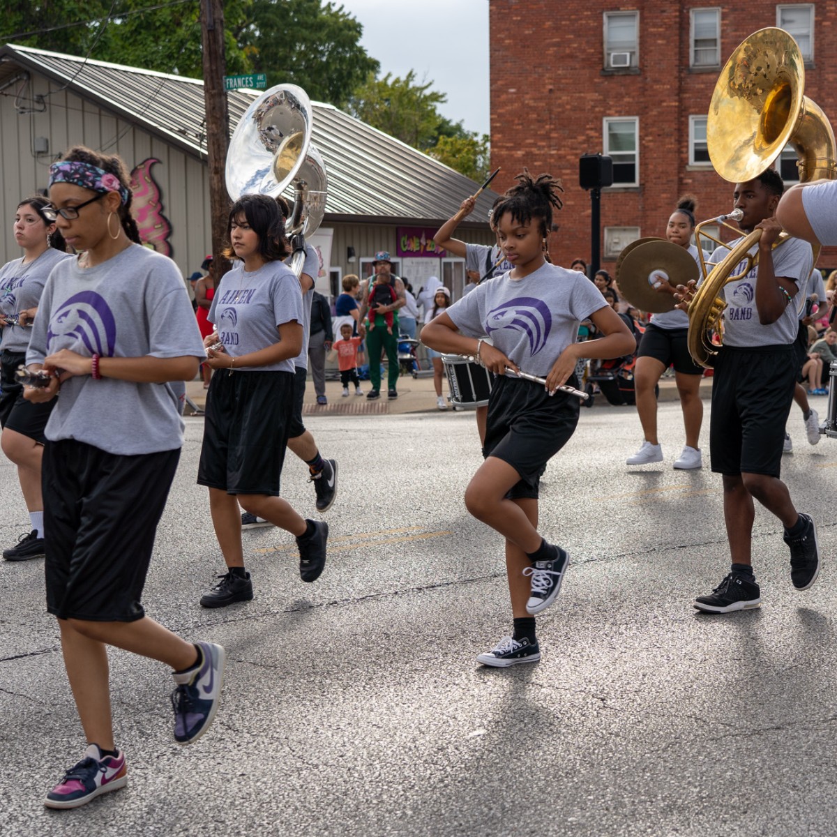 IamCPS's tweet photo. Is it really a parade if a CPS marching band isn't there? 🎶  Thank you for cheering on Cheviot Elementary, @AikenNew, Dater Montessori School and Western Hills High School @WestHiMustangs alongside @daterhighschool in the Harvest Home Parade!

Events at: https://t.co/QswORiz25A https://t.co/w1ZmHM2c4q