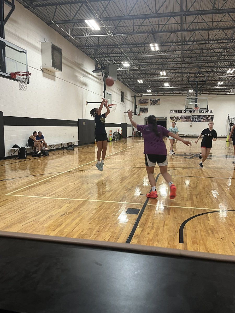 It’s been fun staying at it!! Thank you to <a href="/_TheCompound_/">The Compound Athletics</a>  for some great open runs the last month! Hope there’s more to come;) <a href="/PR1DE2024BBall/">PR1DE Basketball</a> <a href="/PGHMichigan/">Prep Girls Hoops Michigan</a> <a href="/PrepHoopsMI/">Prep Hoops Michigan</a> <a href="/StoneycreekGBB/">SCgirlsbasketball</a>