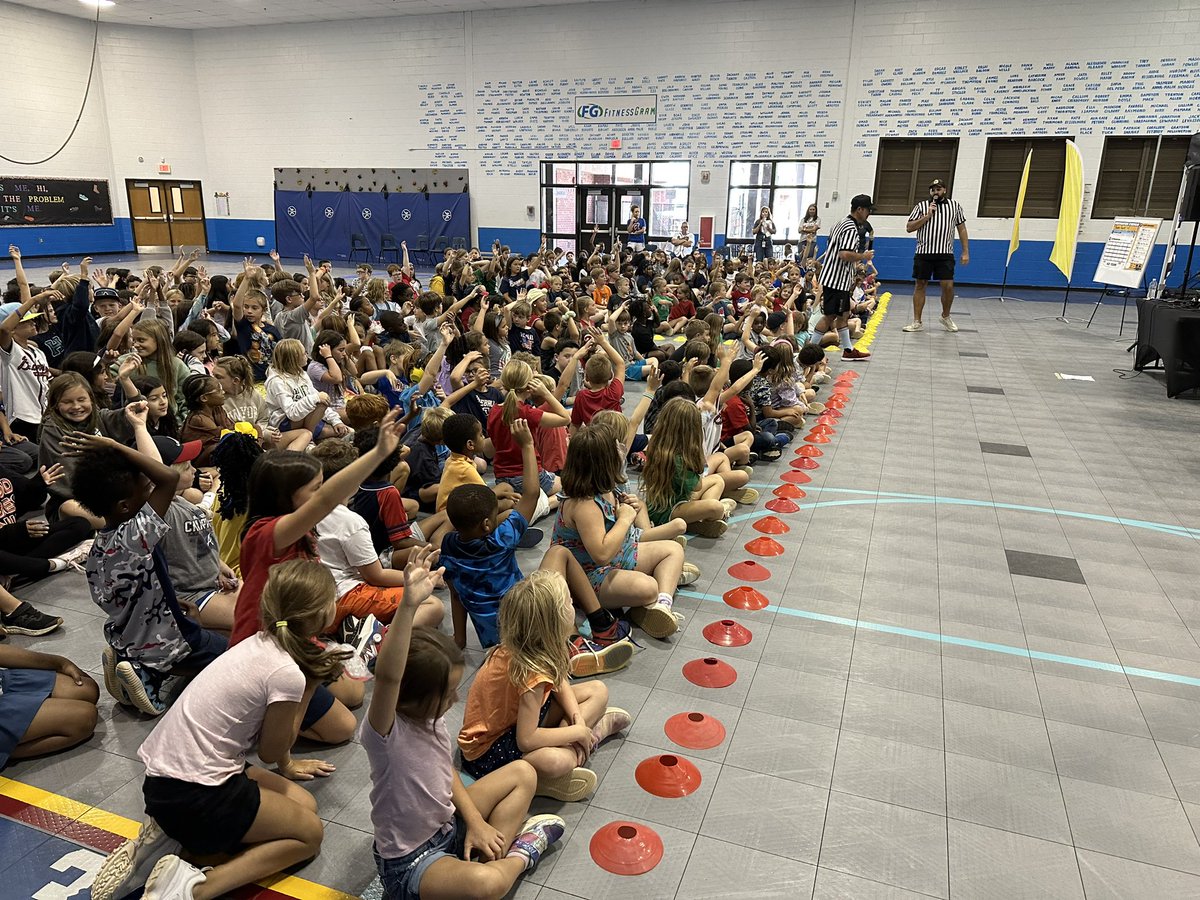 Second graders getting pumped for Rocket Blast to start!!!!
gofundschools.com/vaughan
#secondgraderocks#soaron