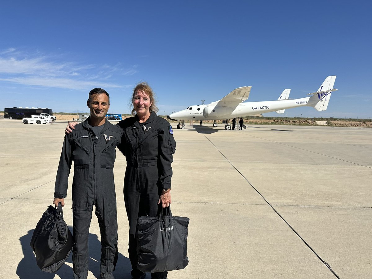 What a day indeed! Love this view taxiing in from a successful release. Wonderful to fly with Kelly, as always. Watched @NicolaPecile become the Commander of Unity and fly a beautiful profile and landing. Congrats, my friend! @virgingalactic