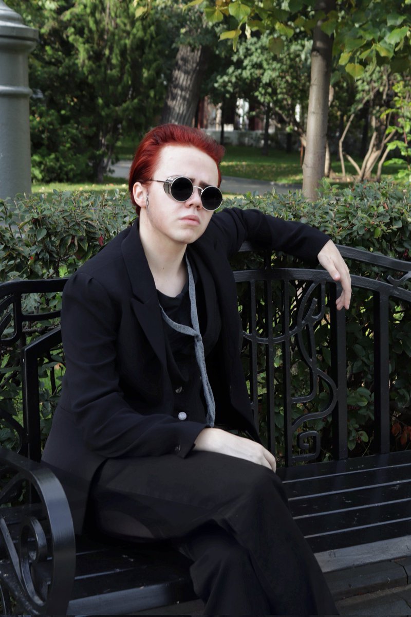William_Raskol's tweet photo. TIME FOR COSPLAY!!! 
#crowley #goodomens #cosplay #cosplayer #good_omens https://t.co/zZ01t8NdF2