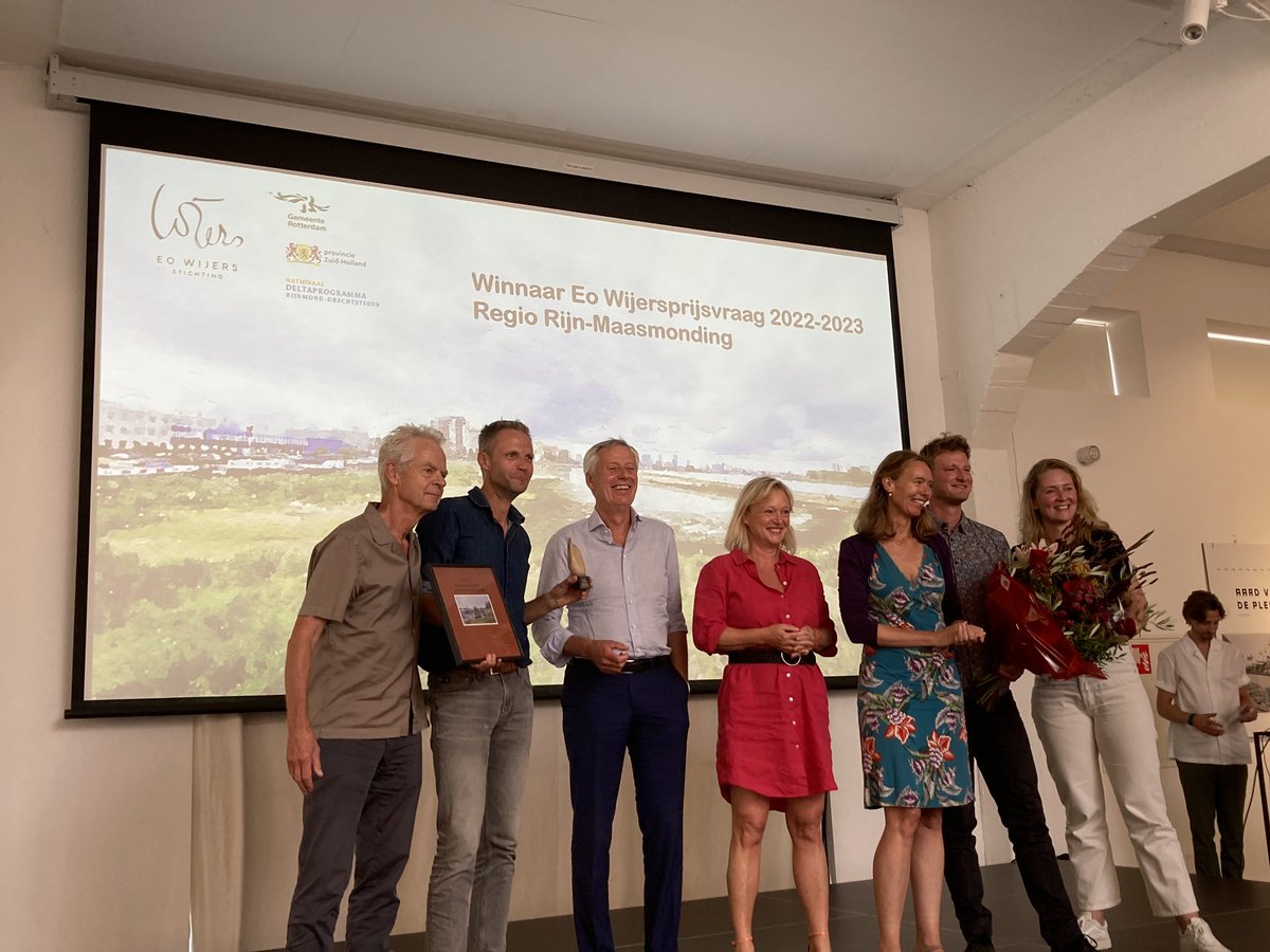 Arnoud Molenaar (@arnoudmolenaar) on Twitter photo Waar willen/kunnen we in de toekomst wonen in regio <a href="/rotterdam/">Gemeente Rotterdam</a> , rekening houdend met #zeespiegelstijging, zoetwater uitdagingen, veranderende economie? De <a href="/eowijers/">Eo Wijersstichting</a> prijsvraag leidde tot inspirerende ontwerpen; van Deltadijken en Drijvende wijken tot natuur zijn werk laten doen Waar willen/kunnen we in de toekomst wonen in regio <a href="/rotterdam/">Gemeente Rotterdam</a> , rekening houdend met #zeespiegelstijging, zoetwater uitdagingen, veranderende economie? De <a href="/eowijers/">Eo Wijersstichting</a> prijsvraag leidde tot inspirerende ontwerpen; van Deltadijken en Drijvende wijken tot natuur zijn werk laten doen