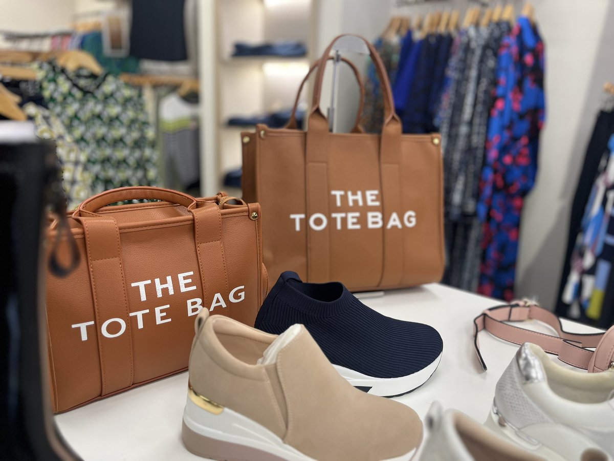 Check out our fabulous designer inspired tote bags that have landed! 

🛍️ Shop here: 

💼 Black  : avidaboutique.ie/product/the-to… 

💼 Beige : avidaboutique.ie/product/the-to…

💼 Black &amp; Beige : 
avidaboutique.ie/product/the-to…

#totebag #onlineshopping #designerbags #louthchat