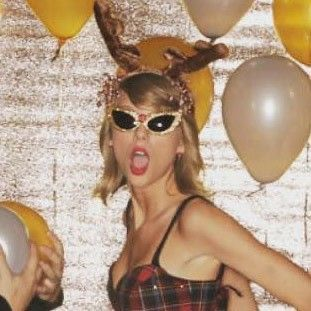 swiftprojectspe's tweet photo. R.12
They whisper in the hallway, "She's a bad, bad girl" (Okay)
The whole school is rolling fake dice 🤔
#TheErasFilmInPeru #GalleseWantsTheErasFilm #TaylorSwiftEnCinemark #TaylorSwiftEnCineplanet #TaylorSwiftEnCinepolis https://t.co/OhED62cXU3