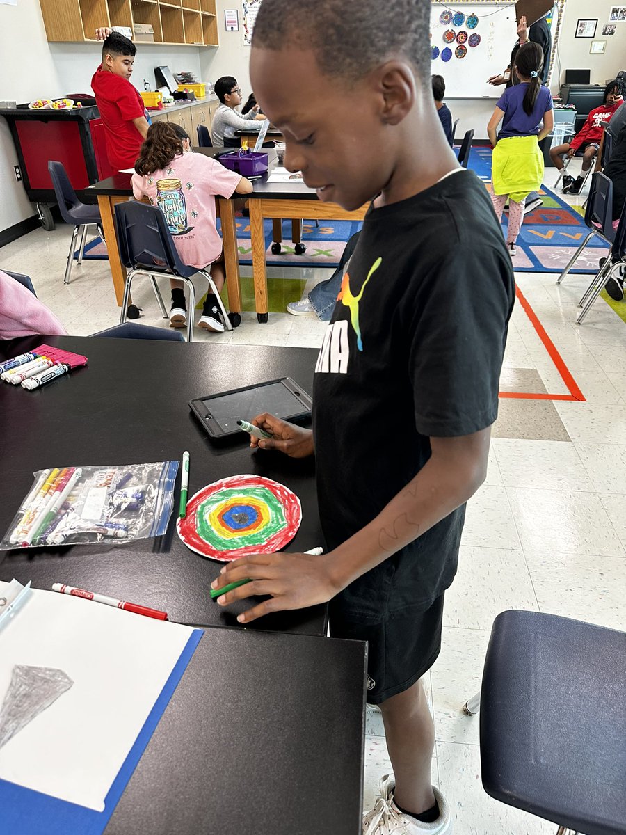 Mrs. McBride and our Explorers are ready to celebrate International Dot Day on 9/15! 🩵🤍💙🩶#makeyourmark #dotday2023 #alvinisd #neverstopexloring