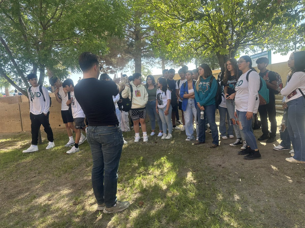 Melissa Lopez (@mlopez_phhs) on Twitter photo Sparta won’t stop! Early College Sophomores touring EPCC and getting their college IDs!
<a href="/phecspartans/">PHEC</a> <a href="/APRIL_PHHS/">April Marie Ortega-Valdez</a> <a href="/EWilliams_PHHS/">Eric J. Williams Jr.</a> <a href="/Klopez_PHHS/">Katerina Lopez</a> Sparta won’t stop! Early College Sophomores touring EPCC and getting their college IDs!
<a href="/phecspartans/">PHEC</a> <a href="/APRIL_PHHS/">April Marie Ortega-Valdez</a> <a href="/EWilliams_PHHS/">Eric J. Williams Jr.</a> <a href="/Klopez_PHHS/">Katerina Lopez</a>