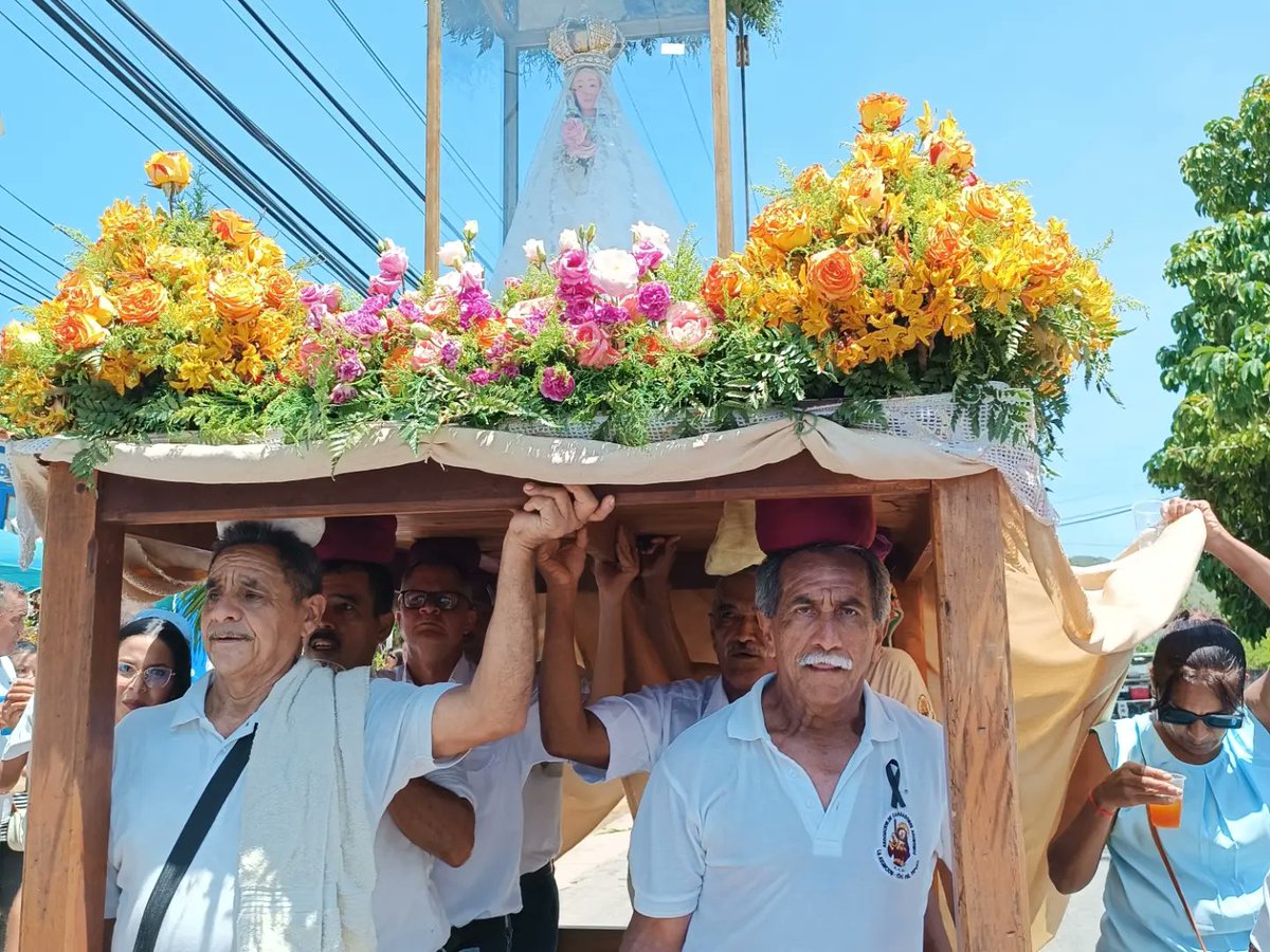AcevedoNel's tweet image. En el sector los caobos en los actos en Honor a la Virgen del Valle, que Organiza la Fundación Juan Cancio Rodríguez .
#8set
#virgendelvalle
#SiempreConLaGente