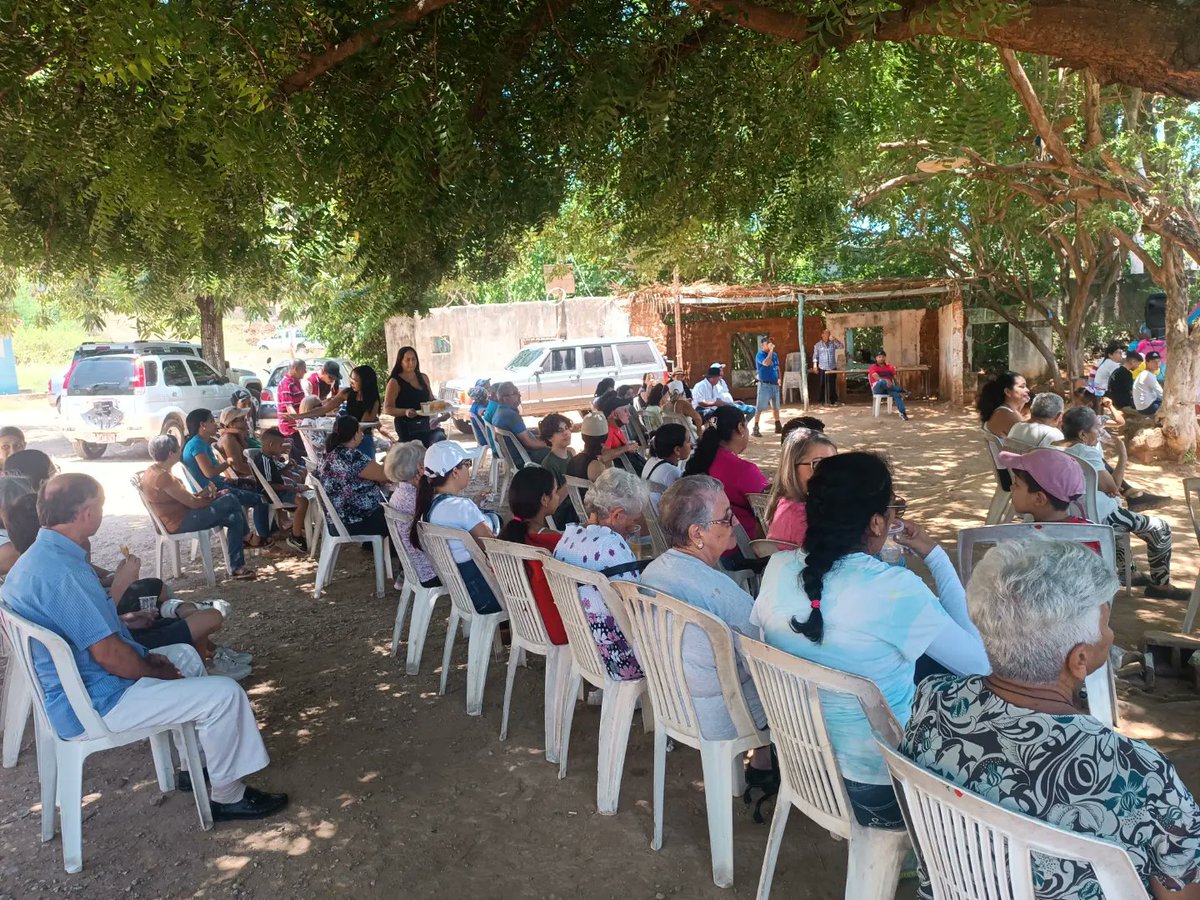 AcevedoNel's tweet image. En el sector los caobos en los actos en Honor a la Virgen del Valle, que Organiza la Fundación Juan Cancio Rodríguez .
#8set
#virgendelvalle
#SiempreConLaGente