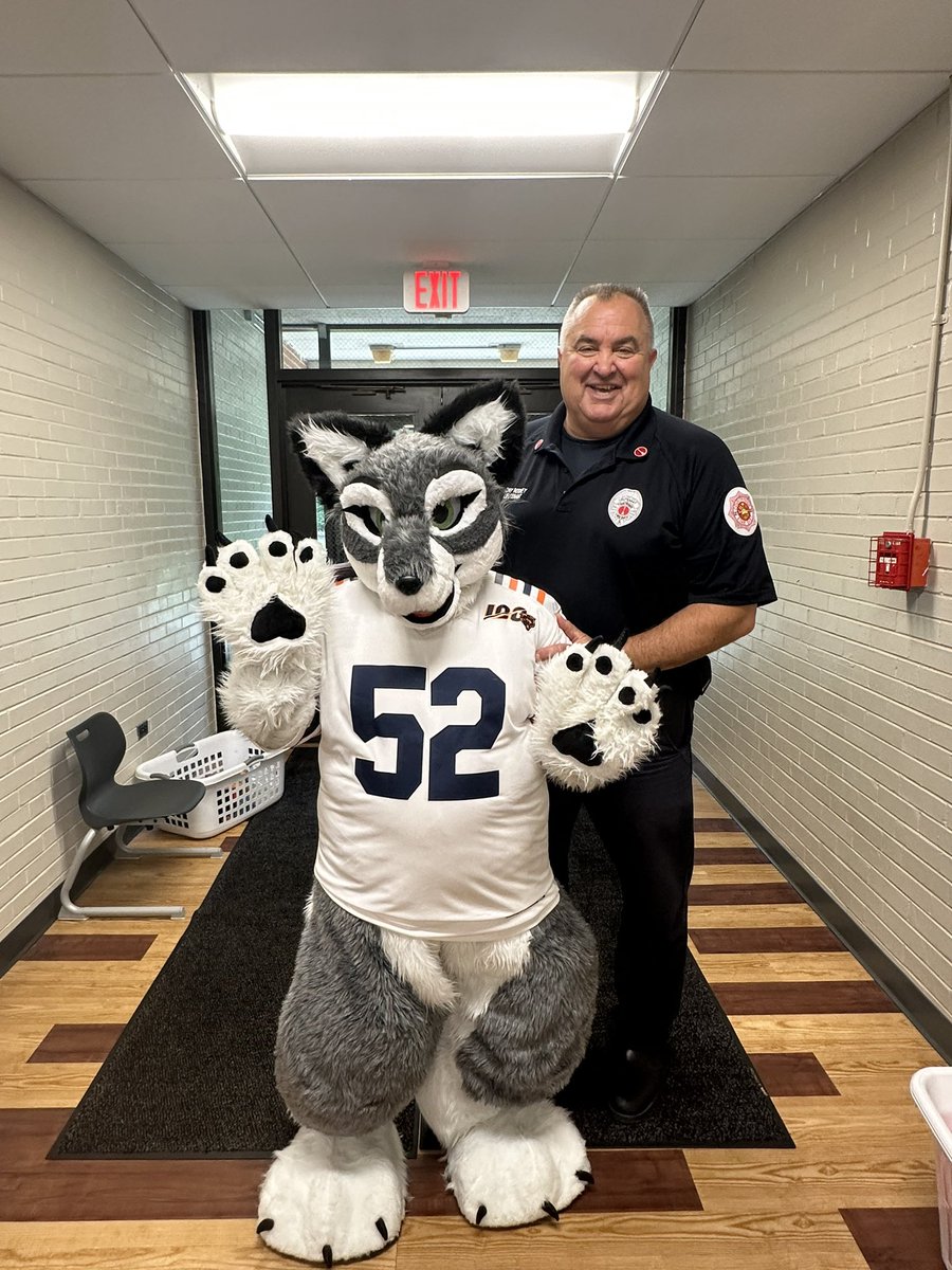 Great day at DLS learning about fire safety with our Countryside Fire Dept. best friend, Firefighter Tony, and our faithful mascot, Sparkles🐾🐾 #Level🆙 #LeanIn #SparkleOn💎♥️
