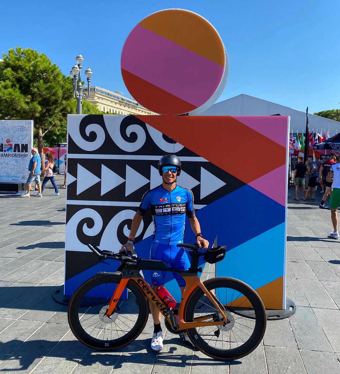 A poco más de 24h para disputarse el Cto del Mundo @ironmantri en Niza 🇫🇷 ya tenemos a Juan Antonio Lopez @juananlopezh listo para afrontar esta tremenda prueba. Mucho ánimo Juanan, estaremos empujando desde la distancia @ctoa_bluepower 💪🏽💪🏽💪🏽