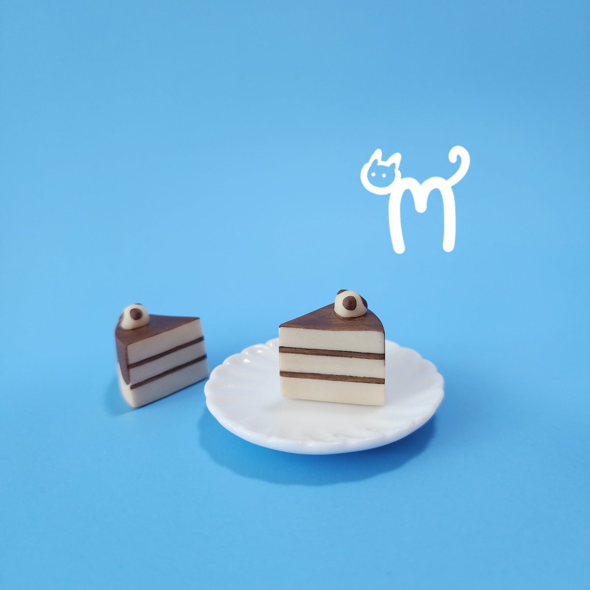 bleuminette0131's tweet photo. 고양이 조각케이크🐱🍰🍫 ver.초코

#ceramics #pottery #도자기 #키덜트 #인형 #고양이 #케이크 https://t.co/UEbbQGwhL4