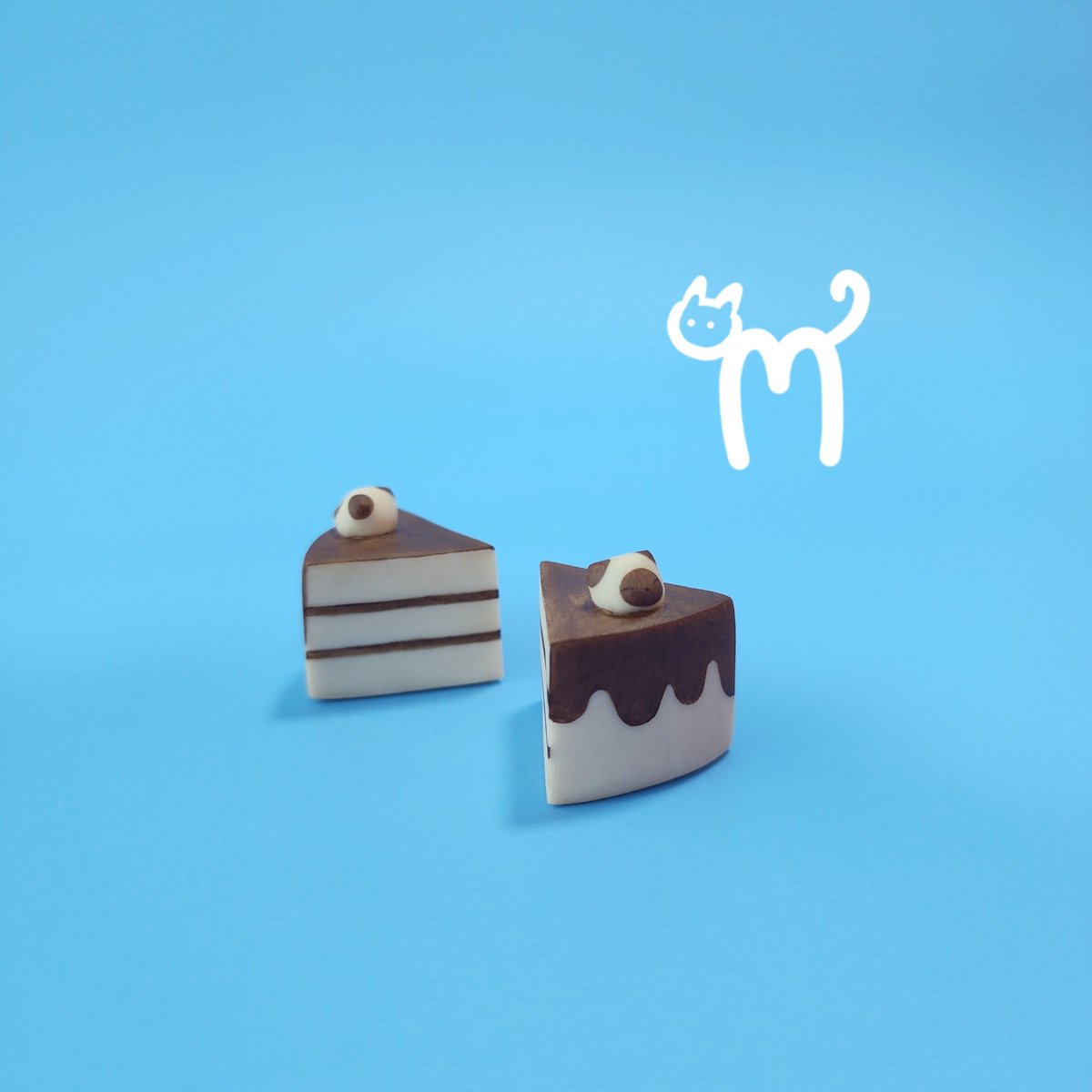 bleuminette0131's tweet photo. 고양이 조각케이크🐱🍰🍫 ver.초코

#ceramics #pottery #도자기 #키덜트 #인형 #고양이 #케이크 https://t.co/UEbbQGwhL4