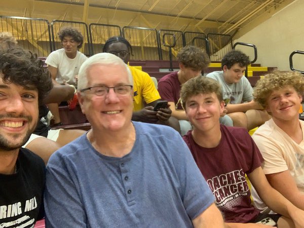 Great hanging with these <a href="/SMFSports/">SMFSports</a> student-athletes last night to support our <a href="/smfgvb/">SMF girls volleyball</a> squad. Our ladies fell a little short but we’re proud of how hard they played/competed. Keep working!
Group selfie courtesy of <a href="/HarringtonTyler/">Tyler Harrington</a>
Good luck to our FB squad tonight!
#BulldogFamily