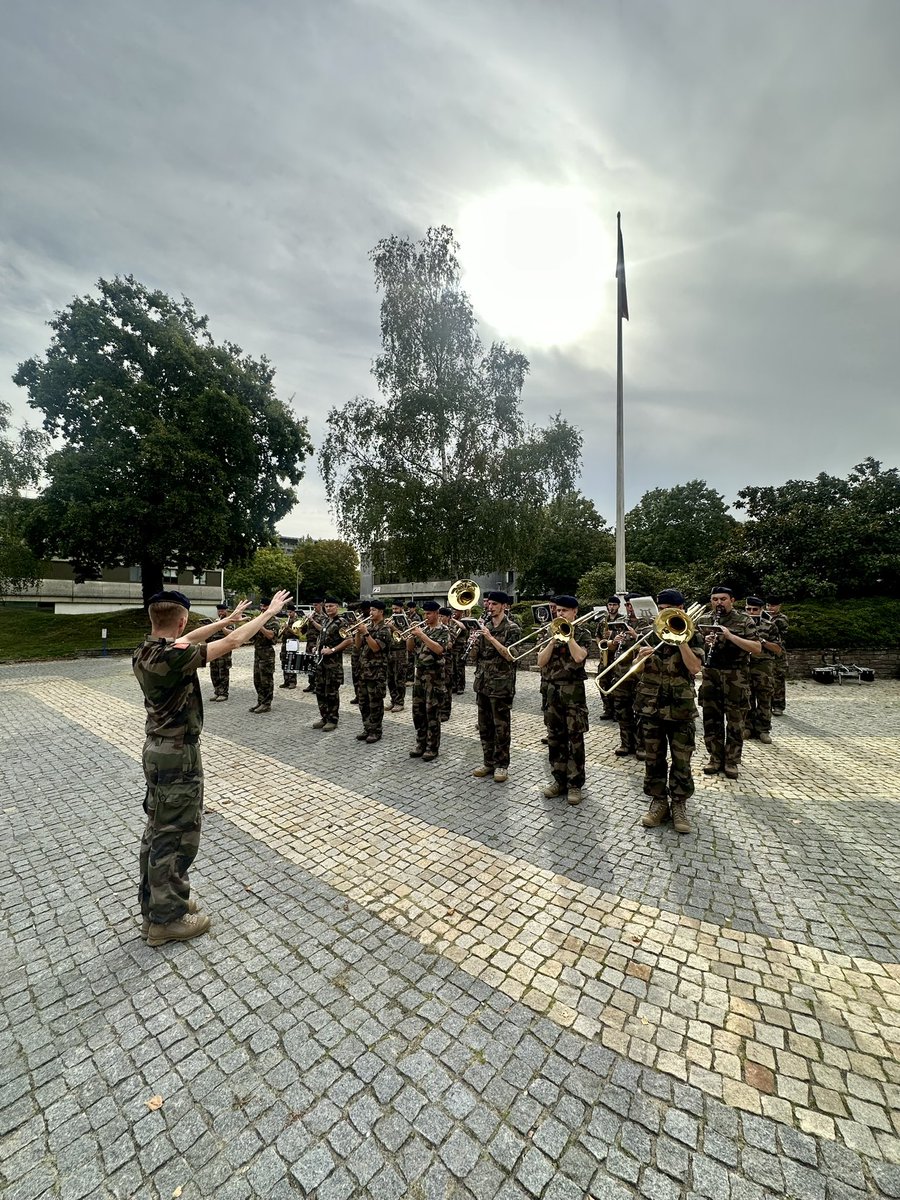 Musique des Transmissions tweet media