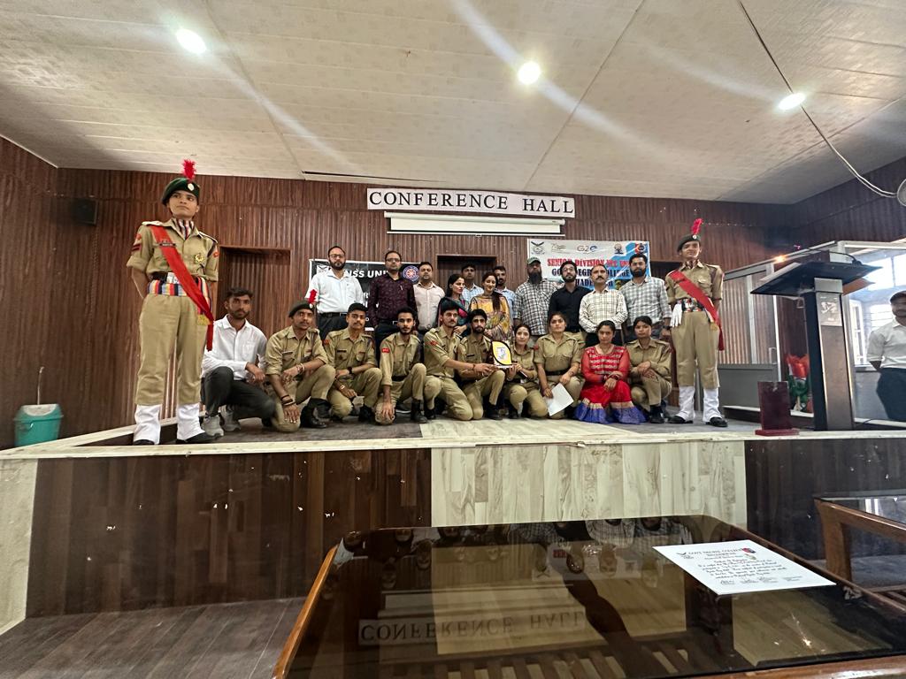 prithvi_prof's tweet photo. #MeriMaatiMeraDesh
SD NCC unit GDC bjaderwah, 2jK(i)coy ncc bhaderwah ,celebrated Teachers Day 2023
@HQ_DG_NCC 
@NCCDteJKL https://t.co/EeNfTJYWuA