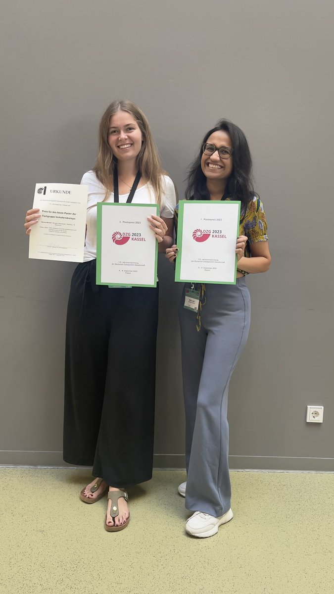 Congratulations to our bachelor student Denise Becker (@monika_eberhard) and PhD student <a href="/Maitry_jani/">Maitry Jani</a> (<a href="/evoimec/">EVO|MEC</a>) for their poster prize wins! 🥳🕷️🤩🕸️❤️ #dzg23