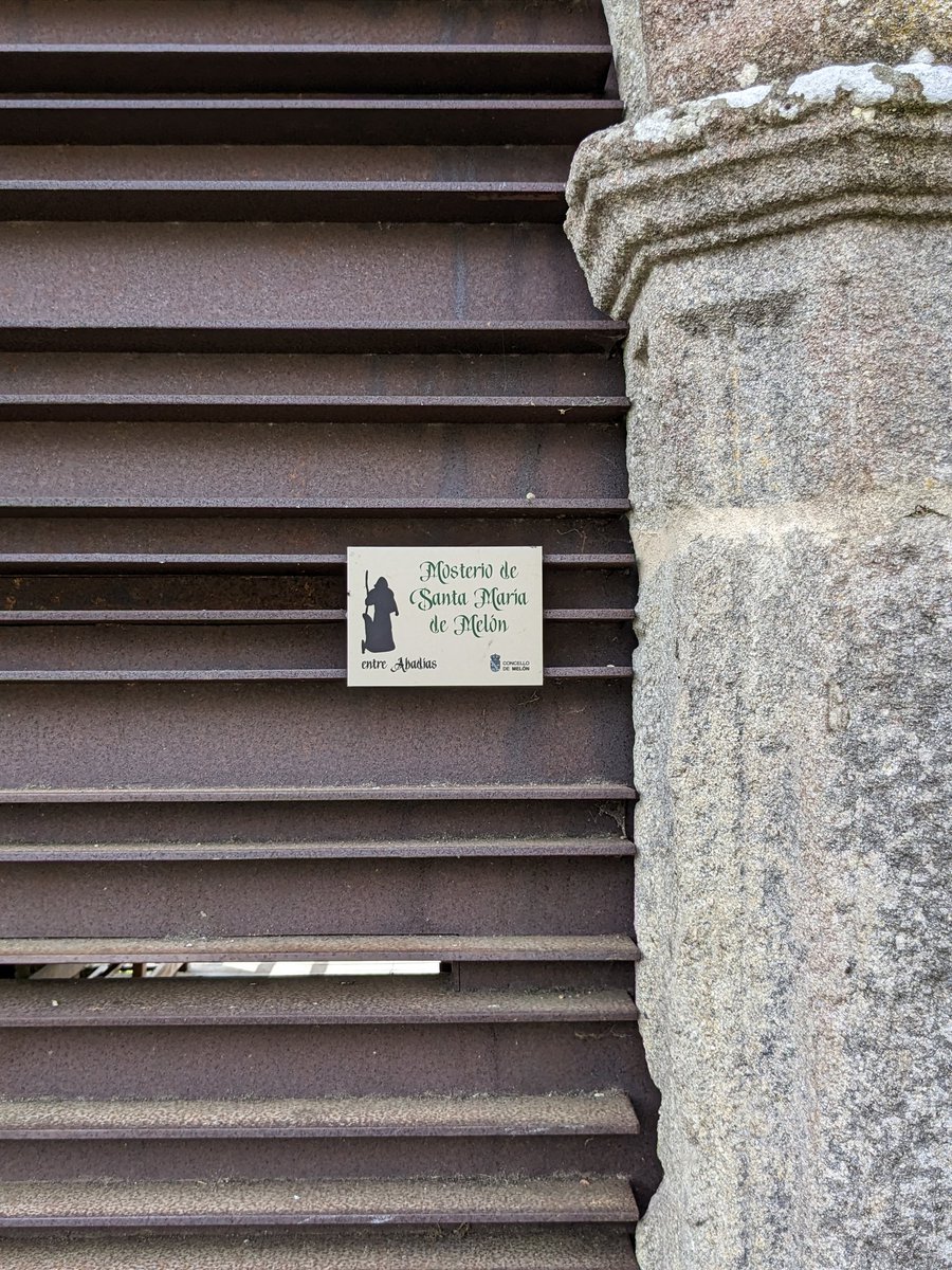 RestauracioArt's tweet photo. Hemos visitado el Monasterio de Santa Maria de #Melon, gran ejemplo del #románico en Galicia, y no hemos podido entrar a ver ni la iglesia ni los restos de los claustros. Vergoña!
@apatrigal @DeputacionOU #entreabadias #patrimoniogalego https://t.co/u2TmiFjFpH