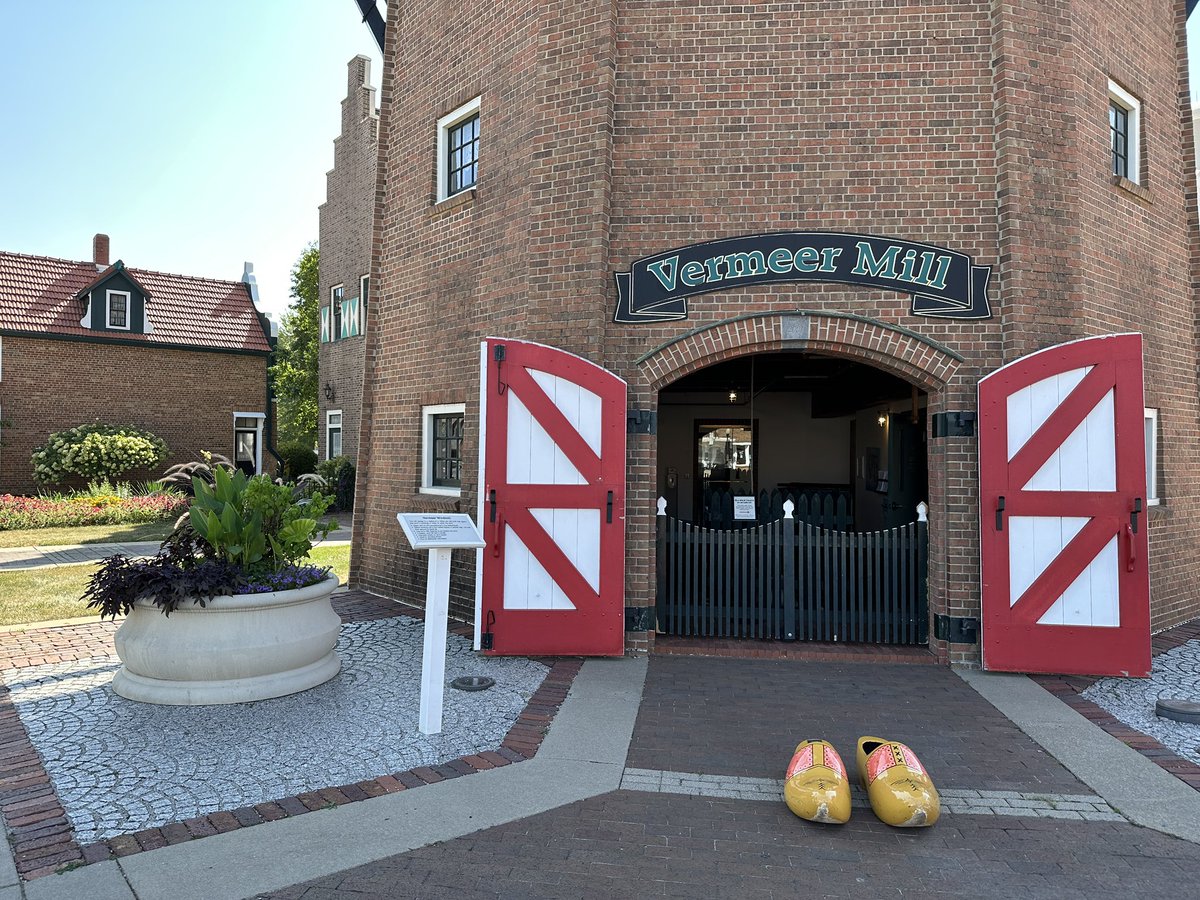 It’s a beautiful day in Pella!