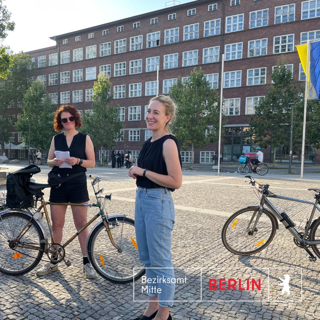 Anradeln auf dem neuen geschützten Radfahrstreifen an der Müller- und Chausseestraße mit <a href="/almut_neumann/">Almut Neumann</a>. Auf einer der wichtigsten Verkehrsachsen zwischen Wedding und Mitte wurde eine sichere Verbindung für Radfahrende geschaffen.🚴🙌