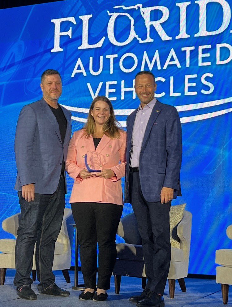 So honored to receive the future of mobility leadership award from <a href="/FloridaSummit/">Florida Automated Vehicles Summit</a> and my mentor and policy idol <a href="/JeffreyBrandes/">Jeff Brandes</a>!