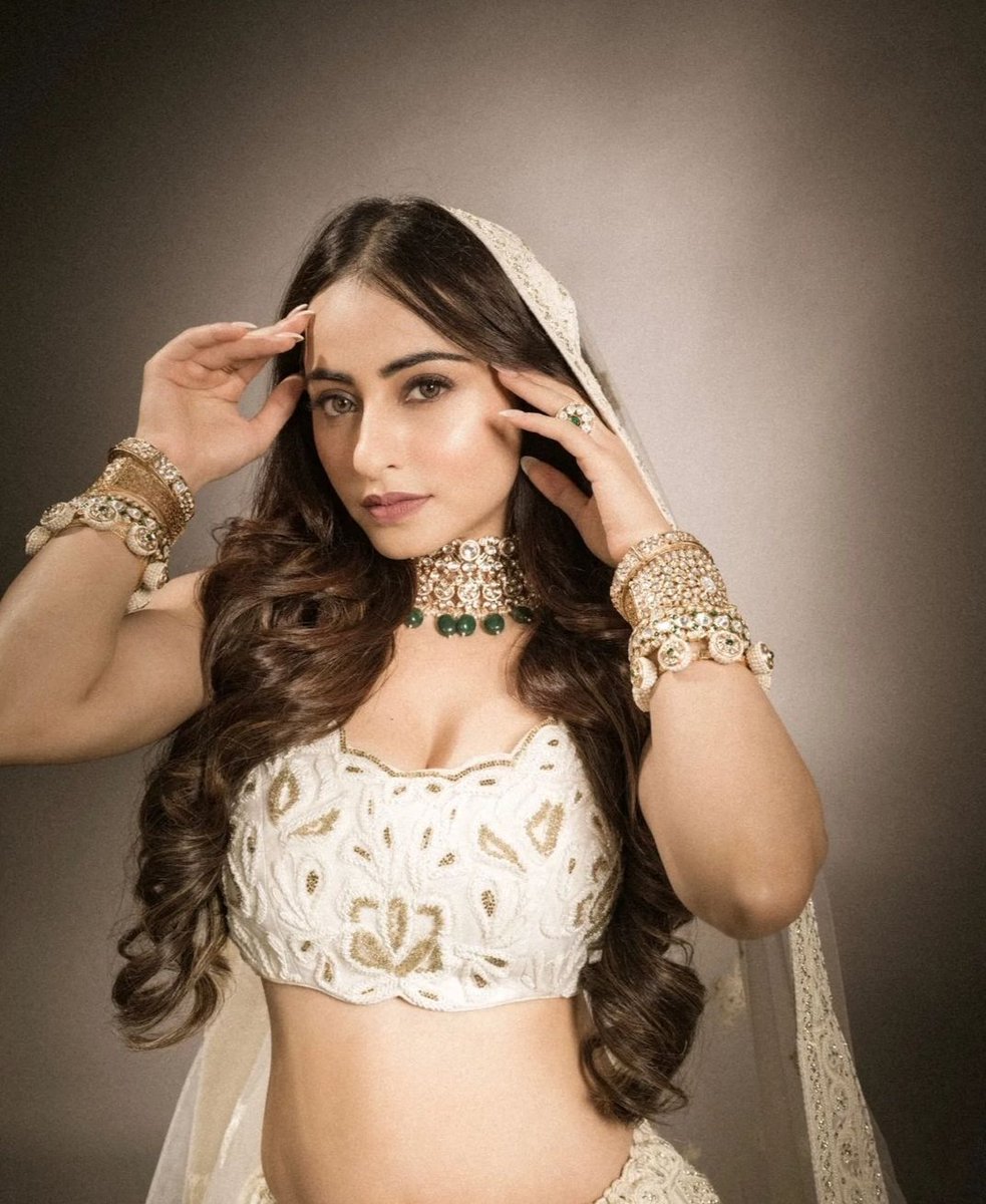 dilnajaaneya__'s tweet photo. 🫶

#NiyatiFatnani https://t.co/X4iE3EAHLm