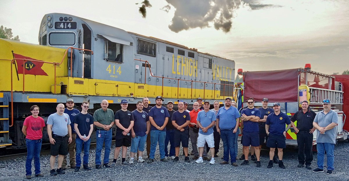 First Responders, like these folks from Western, NY, need #RailSafetyEducation to stay safe when responding to incidents at RR tracks. Operation Lifesaver has trainings for Law Enforcement, EMT and Firefighters - professional, informative and always free.