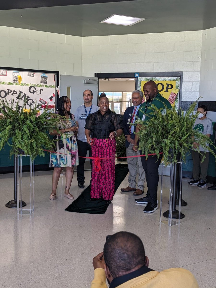 VanceCountyHS's tweet photo. What a momentous occasion! The grand re-opening of the Vance County High School Media Center and our Z-Space lab under the direction of Mrs. Sheila Burwell. Great things are happening along Viper Way. Stay tuned for the journey. #ViperPride https://t.co/yyt4ewtQku