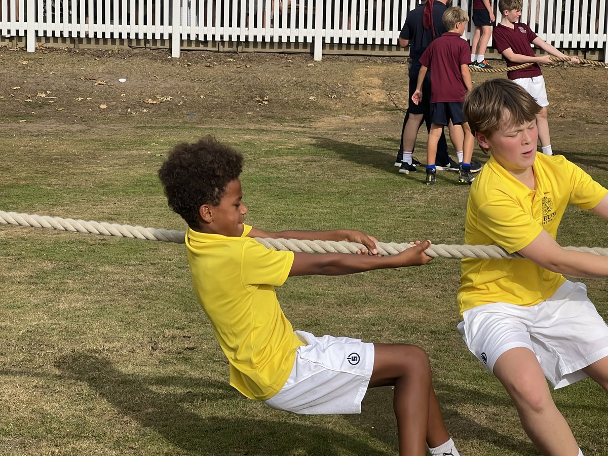 ReedsSchool's tweet image. The final event in a busy first week back was our Close House (yrs 7&amp;amp;8) tug o war. Always a competitive, but fun, event it's a great way to start off the friendly rivalry between houses and a nice opportunity for Year 7 parents to start meeting each other. #startofterm #tugowar