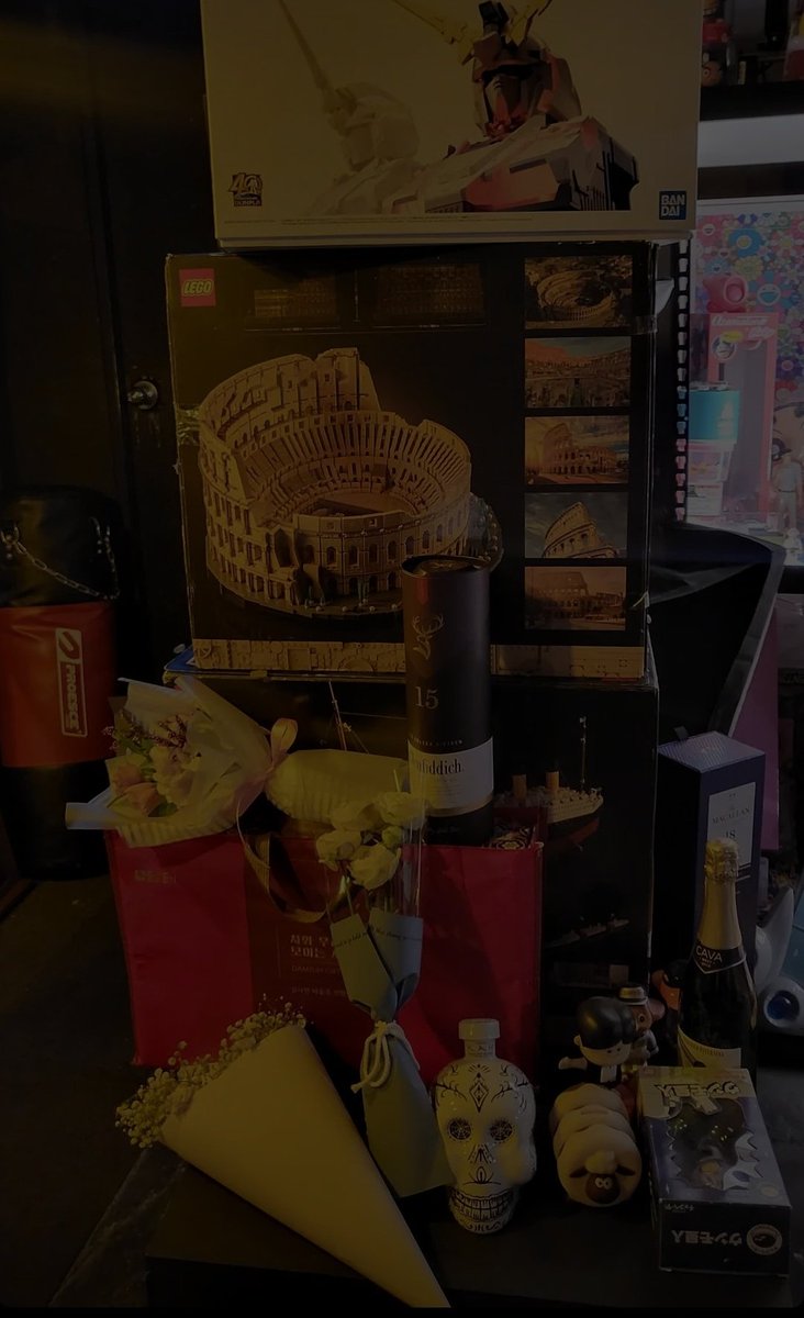 생일마다 큰 사랑을 받았던 거 같습니다 이번 생일만큼은 가족들과 함께하고 싶어 파티도 선물도 스킵입니다🫠
축하해 주신 분들 너무 고마워요🪅다들 복많이 받으세용