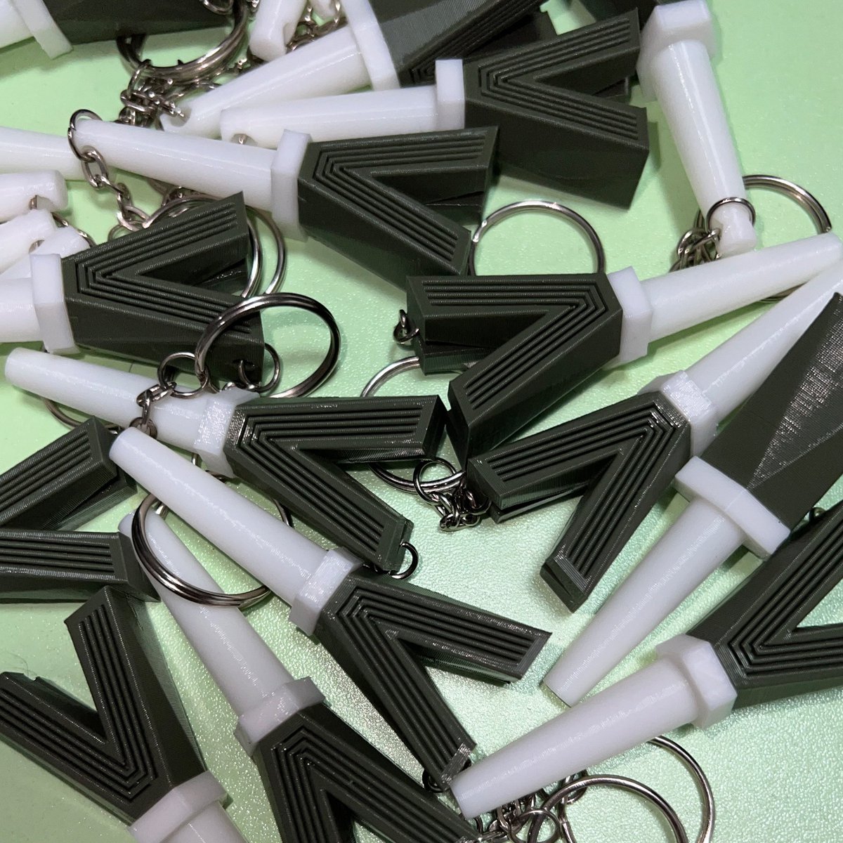 สำหรับใครที่มาคาเฟ่ในช่วงเวลา 18:00 - 20:00 น. แค่ Follow, Fav. และ Re-Tweet รับเลย คีย์ริง บงWAYV!!  💚
Giveaway โดย #teeniethingz 
พบกันน้า weishennies! 💙🦄🩷 #RoadToDERYLAND_TH