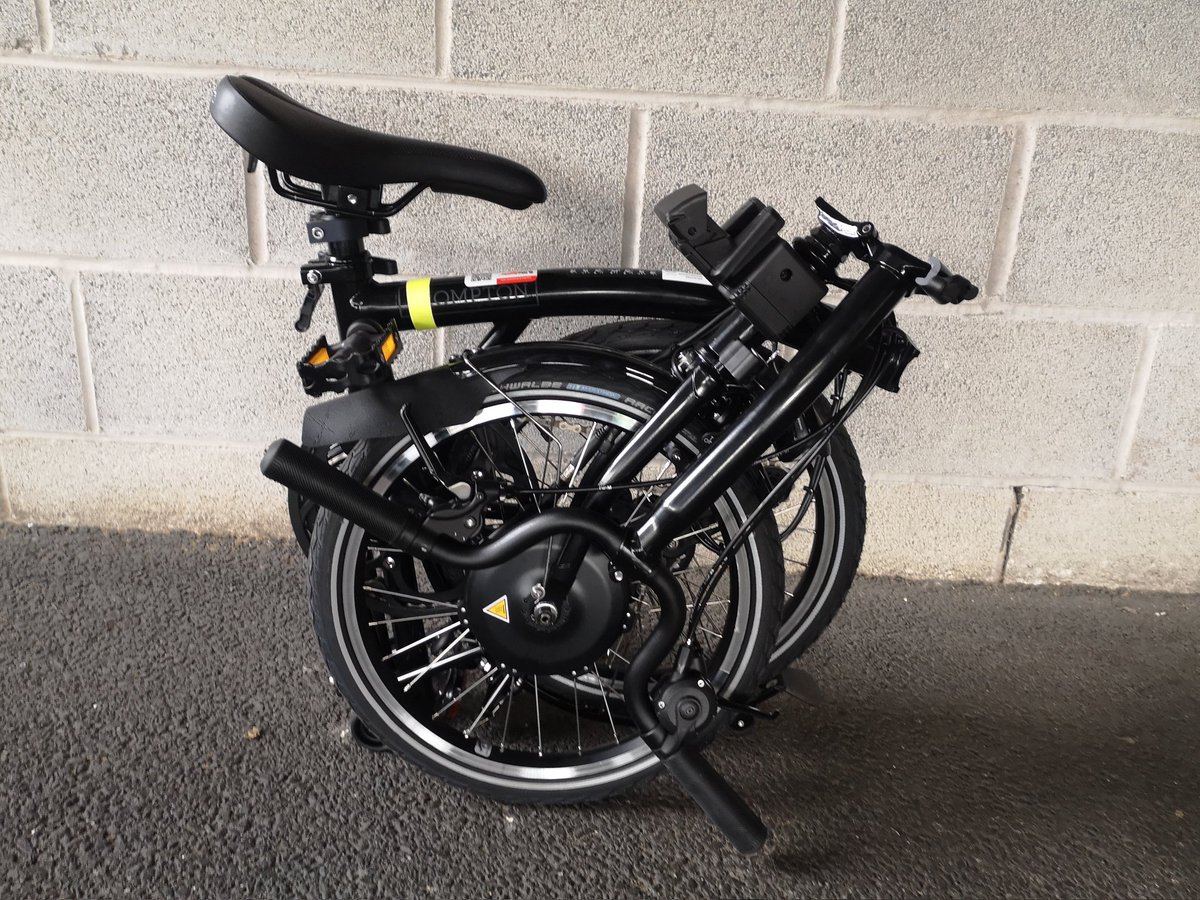 Ash Farrah tweet media