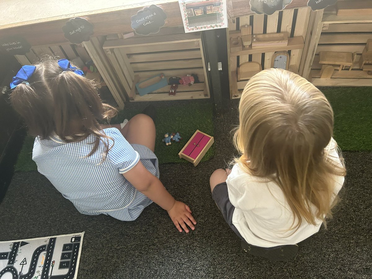gilwern_school's tweet photo. What a great first week we have had in #GilwernReception We are in for a super year #LH #LI @EAS_EarlyYears https://t.co/59Gznnu2e9
