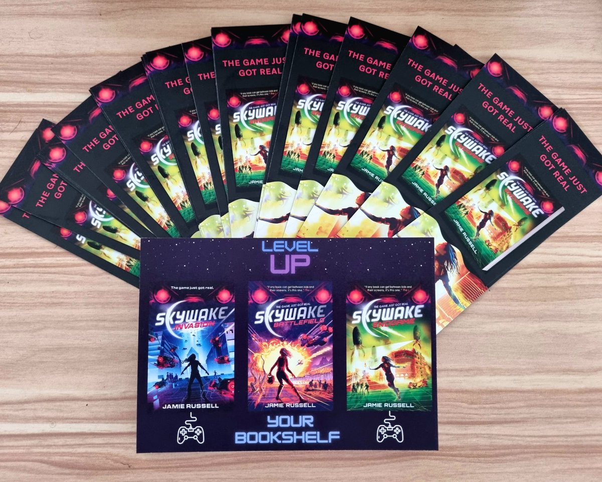 Teachers! Librarians! Hope you had a great first week back at school. To celebrate I have 10 x class sets of #Skywake bookmarks and postcards to giveaway. Just Like and RT and I'll pick random winners on 15/9. Great for Y6-9. UK only. 📚🎮👾🚀