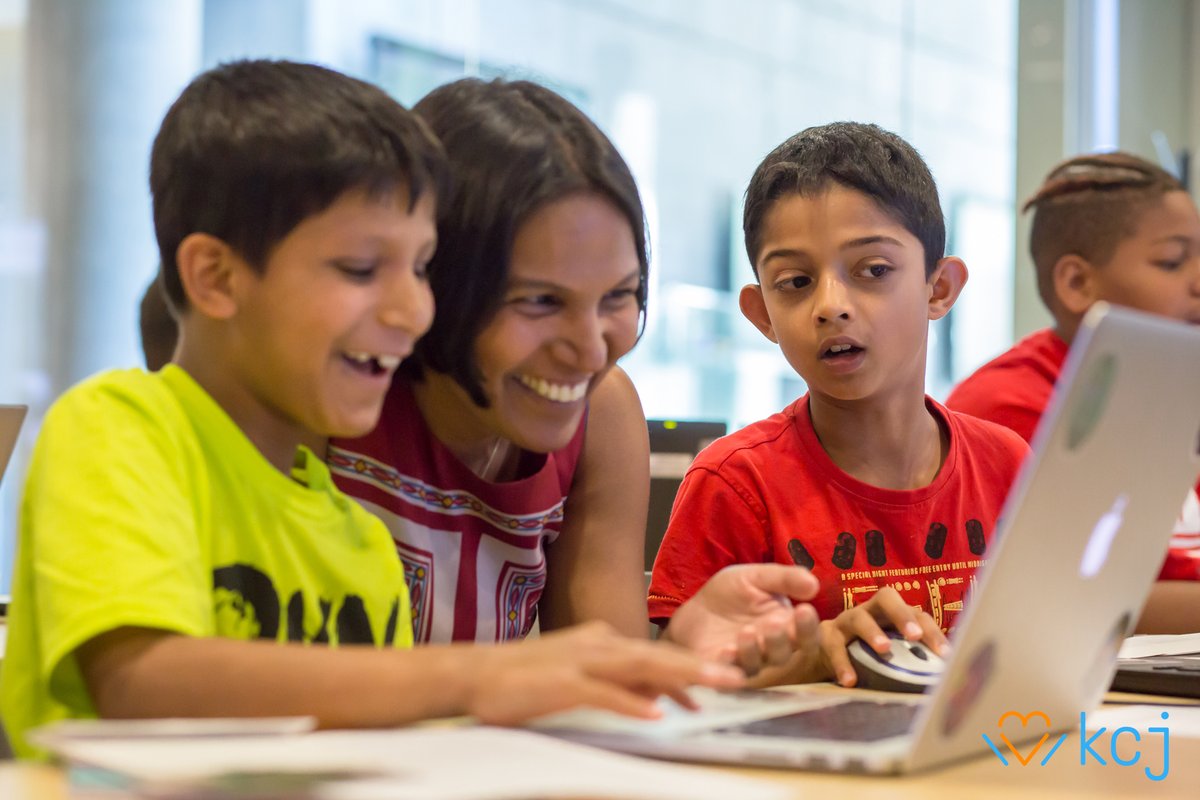 📚 #𝙄𝙣𝙩𝙚𝙧𝙣𝙖𝙩𝙞𝙤𝙣𝙖𝙡𝙇𝙞𝙩𝙚𝙧𝙖𝙘𝙮𝘿𝙖𝙮 👉🏼 Data literacy and algorithms are key skills for young people in 2023.
<a href="/UNESCO/">UNESCO 🏛️ #Education #Sciences #Culture 🇺🇳</a> | <a href="/CCUNESCO/">CCUNESCO</a> | <a href="/_Digital2030/">Digital2030 by/par Digital Moment</a> | <a href="/KidsCoding/">Kids Code Jeunesse by/par Digital Moment</a> | @KateArthur_ca 
#SDG4 | #GetAlgoLit | #GetDataLit |