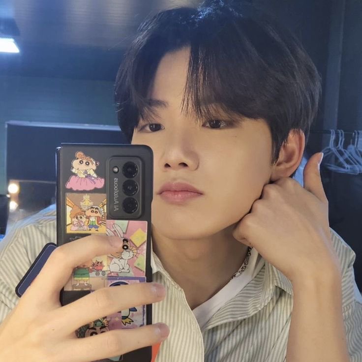 Koreaboo's tweet image. Happy Birthday to TREASURE’s happiness, Junkyu! 🎂
Thank you for sharing your bright smile and contagious happiness with us. You are amazing, we love you!❤️

ROYAL JUNKYU BIRTH
#GeniusHitmakerJunkyuDay
#붐바라비_밤밤_짱규생일을_던진다
#ジュンギュはオラたちの最高アイドルだゾ